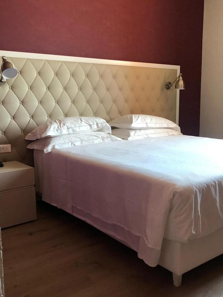 Zanhotel Regina โบโลญญา ภายนอก รูปภาพ