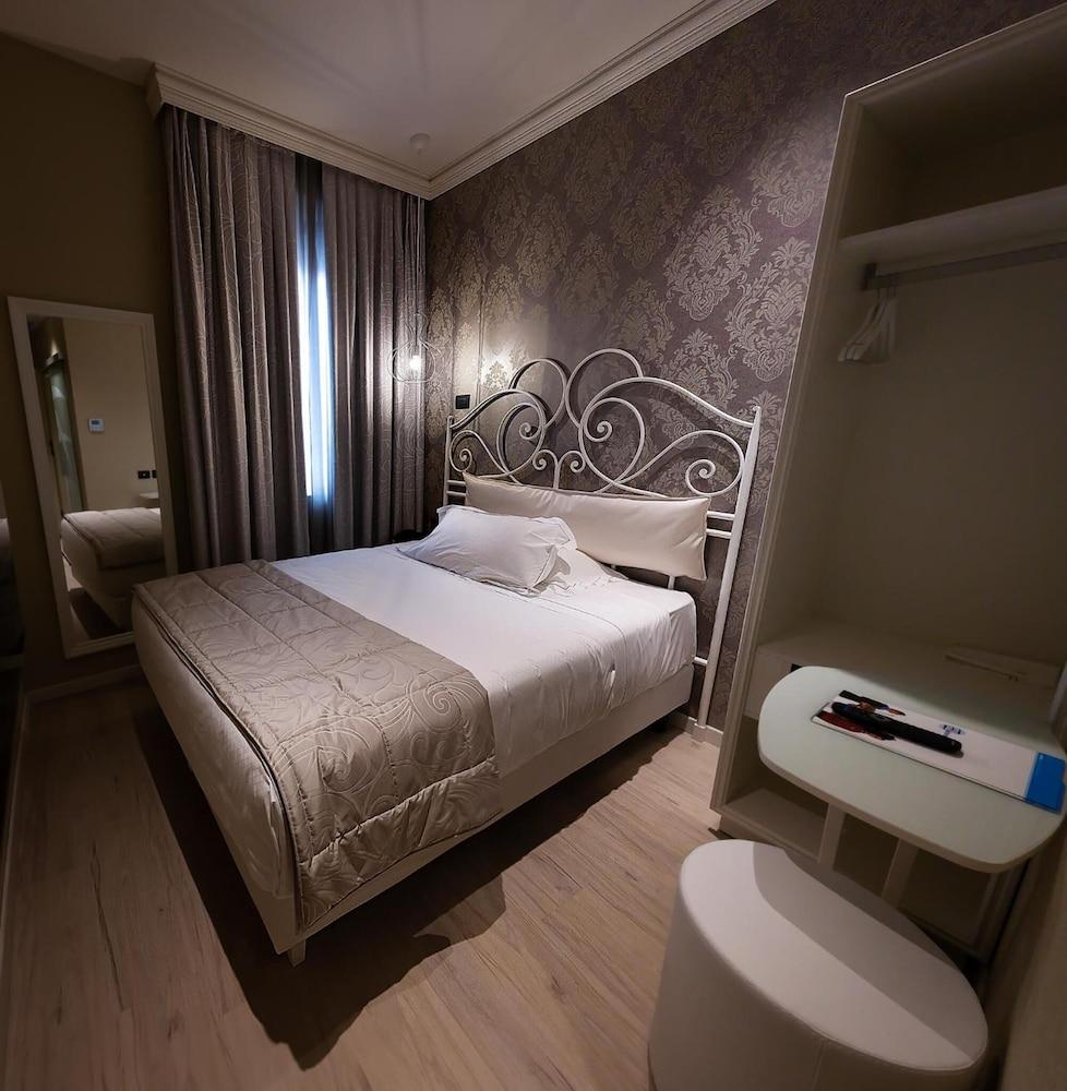 Zanhotel Regina โบโลญญา ภายนอก รูปภาพ
