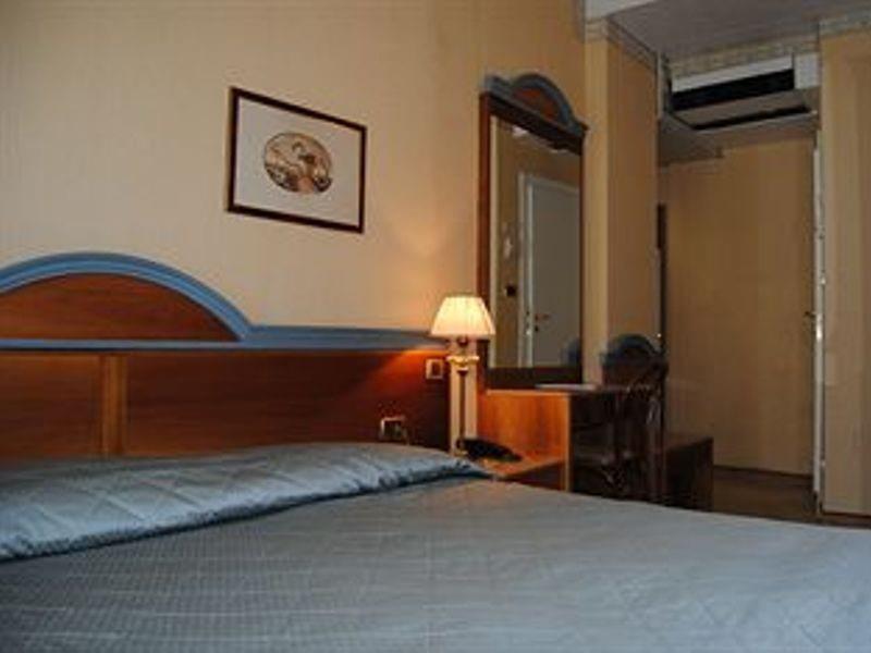Zanhotel Regina โบโลญญา ภายนอก รูปภาพ