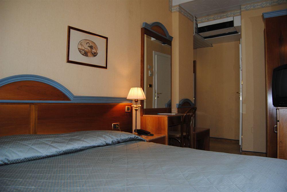 Zanhotel Regina โบโลญญา ห้อง รูปภาพ